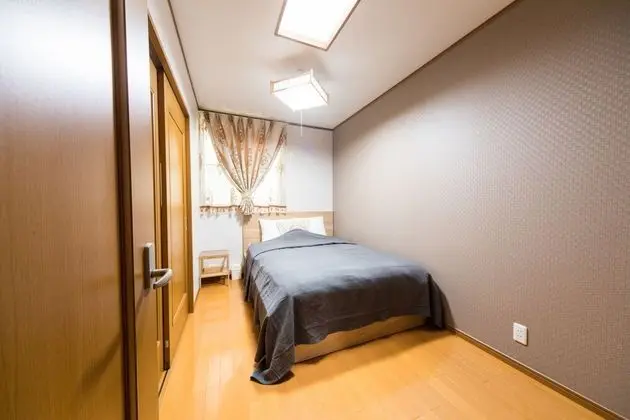 Ev (Private Vacation)
