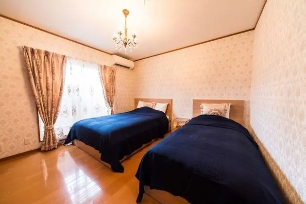 Ev (Private Vacation)