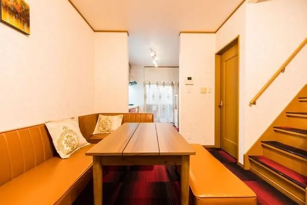 Ev (Private Vacation)