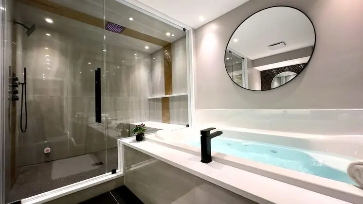 Özel spa küveti