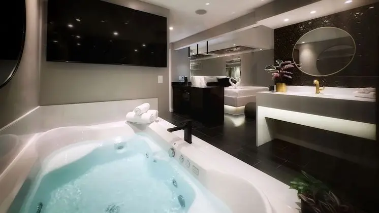 Özel spa küveti
