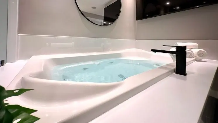 Özel spa küveti