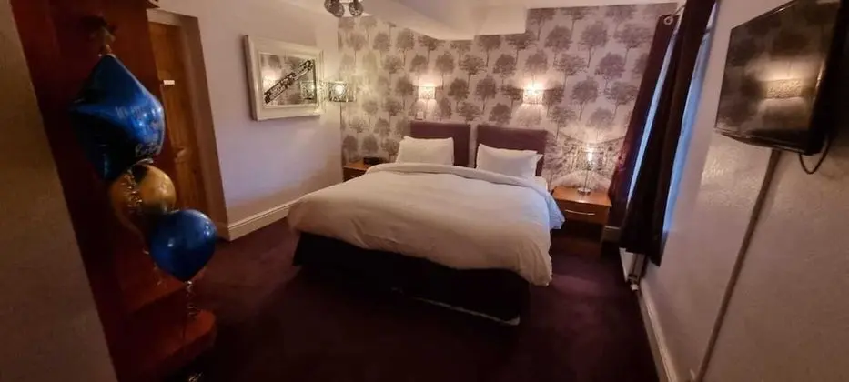 Standard Oda, 1 En Büyük (King) Boy Yatak, Küvet