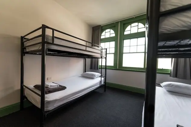 Ortak Ranzalı Oda, Karma Ranzalı Oda (1 Bed in 4 Bed Dorm)