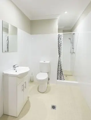 Ortak Ranzalı Oda, Sadece kadınlar için, Ortak Banyo (4 Person)