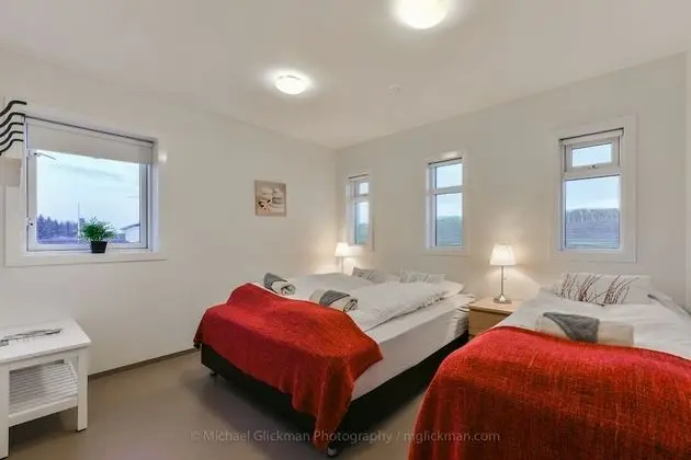 Tek Büyük veya İki Ayrı Yataklı Oda, Ortak Banyo