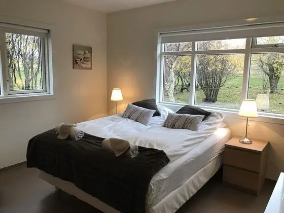 Tek Büyük veya İki Ayrı Yataklı Oda, Ortak Banyo