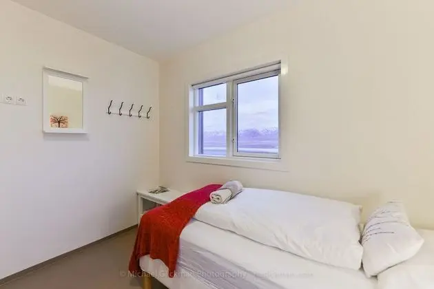 Tek Büyük veya İki Ayrı Yataklı Oda, Ortak Banyo