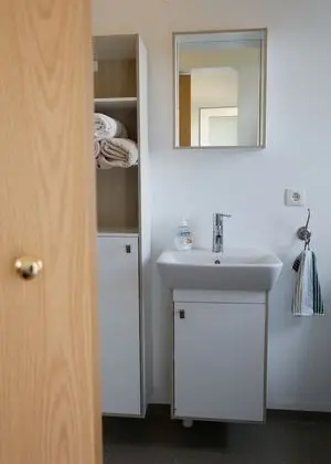 Tek Büyük veya İki Ayrı Yataklı Oda, Ortak Banyo