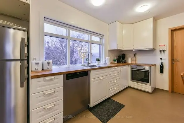 Tek Büyük veya İki Ayrı Yataklı Oda, Ortak Banyo