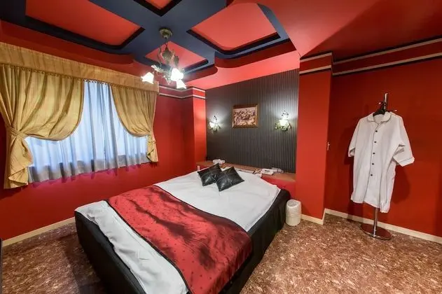 Tek Büyük Yataklı Oda, Sigara İçilebilir