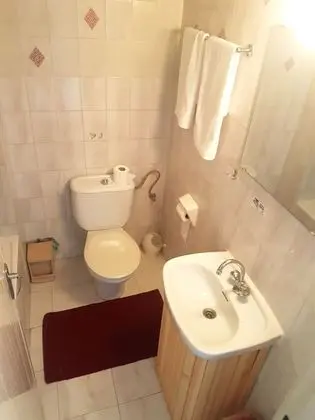 Süit, Balkon, Havuz Manzaralı