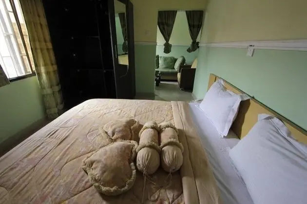 Silver Suite