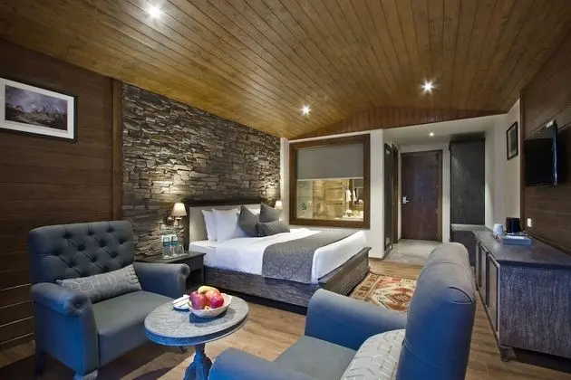 Luxury Oda