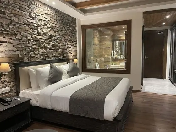 Luxury Oda