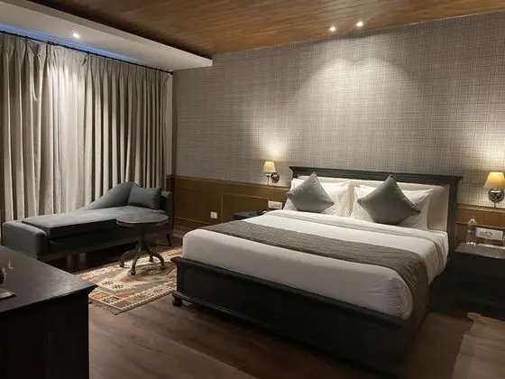 Luxury Oda