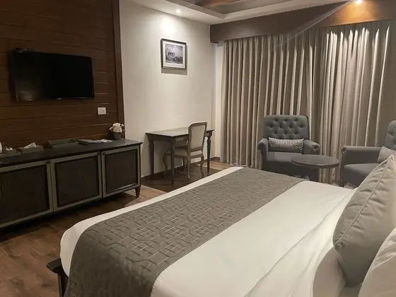 Luxury Oda