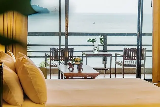 Deluxe Beachfront