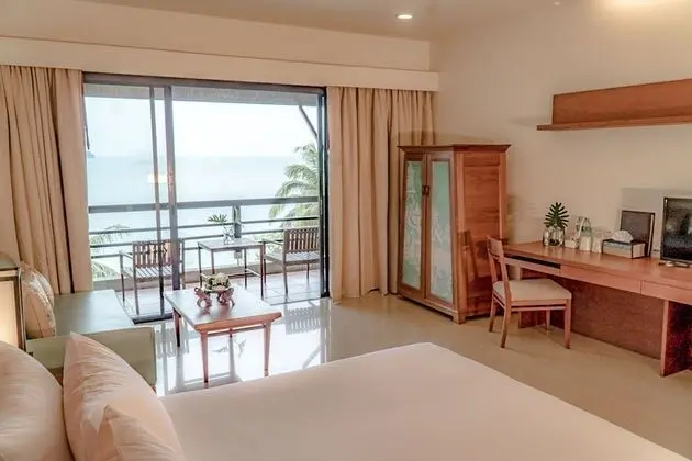 Deluxe Beachfront