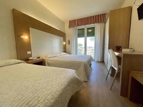 Üç Kişilik Oda