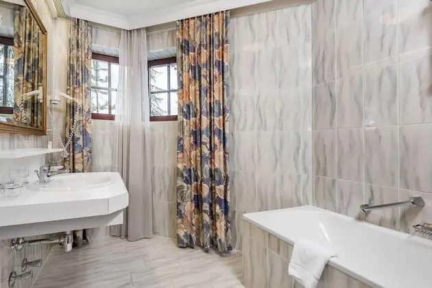 Üç Kişilik Oda, Balkon