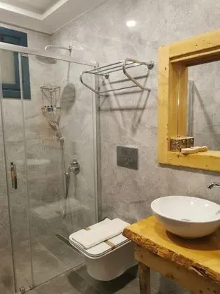Kara Manzaralı Standard Oda