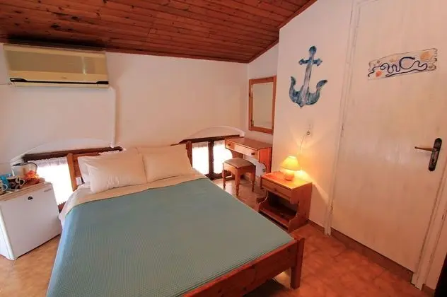 Standard Oda (Attic)