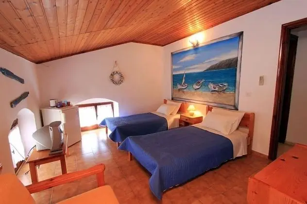 Standard Oda (Attic)