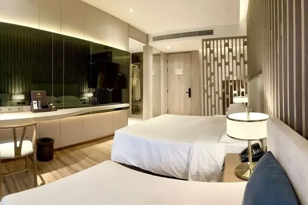 Deluxe Seaview Studio