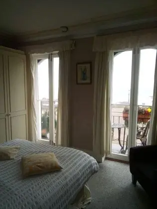 Panoramic Tek Büyük Yataklı Oda