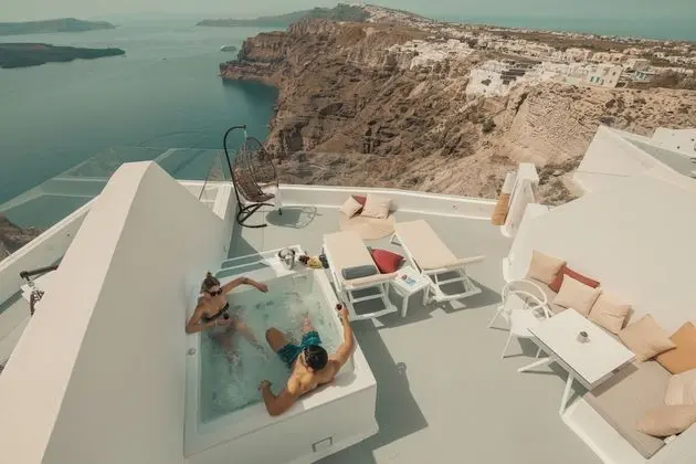 Honeymoon Studio Suite, Hot Tub, Sea View
