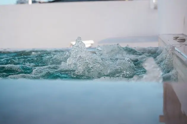 Standard Suite, Hot Tub (Thalia)