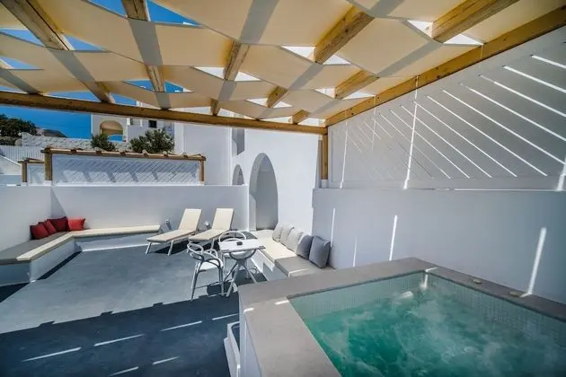 Standard Suite, Hot Tub (Thalia)