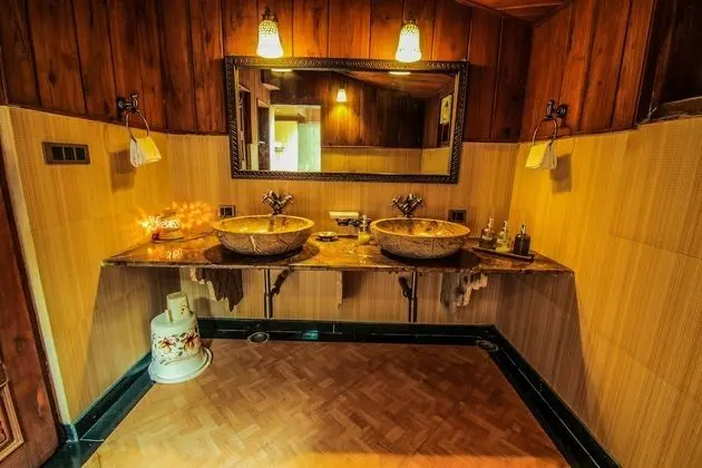 Design Kır Evi, 1 En Büyük (King) Boy Yatak, Sigara İçilmez