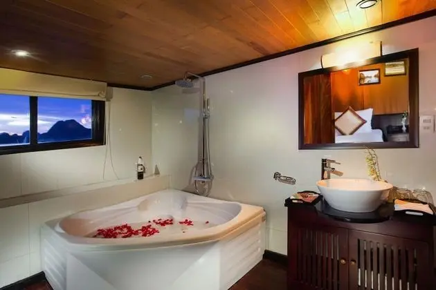 Luxury Süit (with Spa Bath)