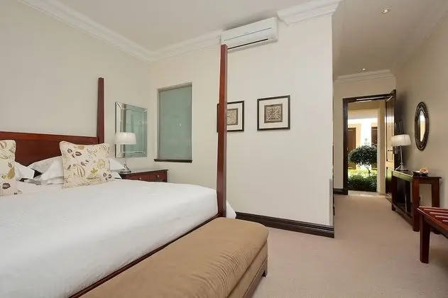 Deluxe Suite Garden view
