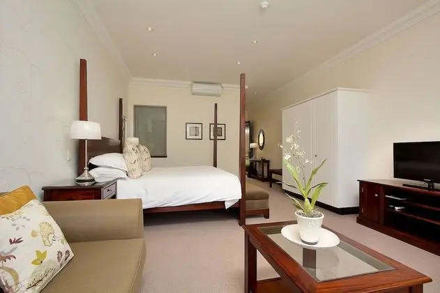 Deluxe Suite Garden view