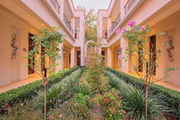 Deluxe Suite Garden view