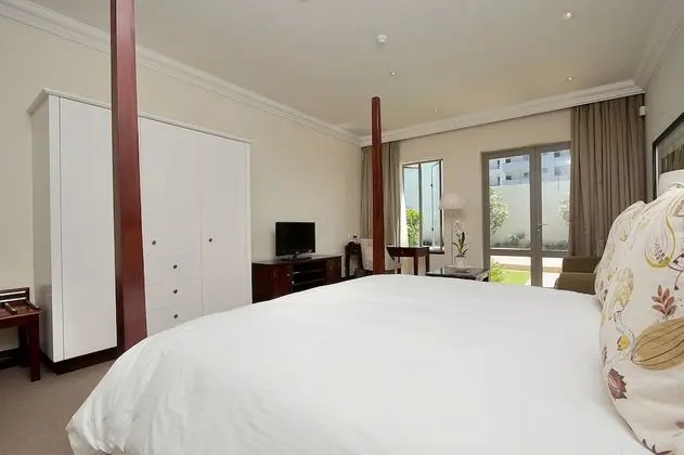 Deluxe Suite Pool view