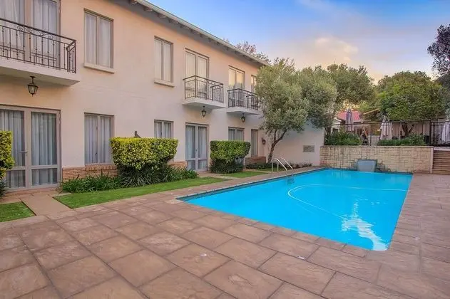 Deluxe Suite Pool view