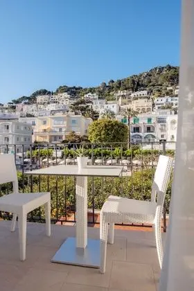 Standard Tek Büyük veya İki Ayrı Yataklı Oda, Balkon, Bahçe Manzaralı