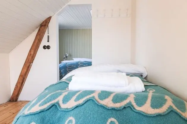 Tek Büyük Yataklı Oda, Ortak Banyo