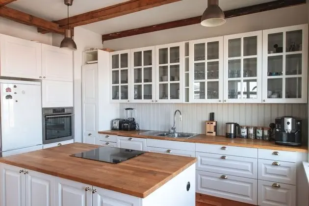 Tek Büyük Yataklı Oda, Ortak Banyo