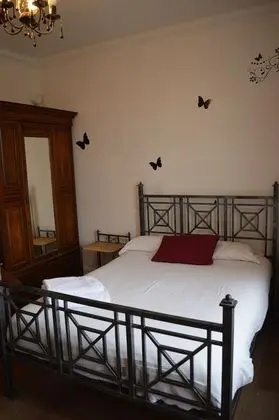 Üç Kişilik Oda