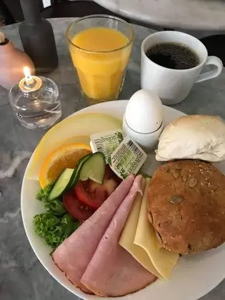 Basic Tek Büyük Yataklı Oda, Ortak Banyo (140cm bed)