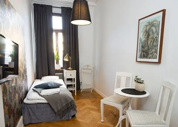 Tek Kişilik Oda, Ortak Banyo