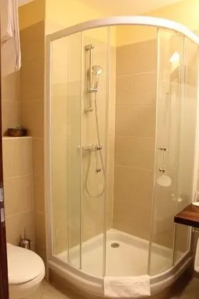 Comfort Tek Büyük veya İki Ayrı Yataklı Oda