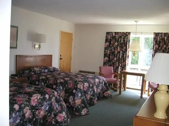 Deluxe Room, 2 Queen Beds (Front View)