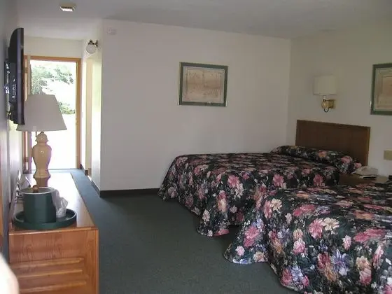 Deluxe Room, 2 Queen Beds (Front View)