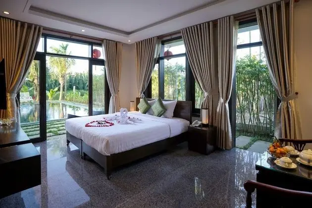 Luxury Süit, Havuz Manzaralı